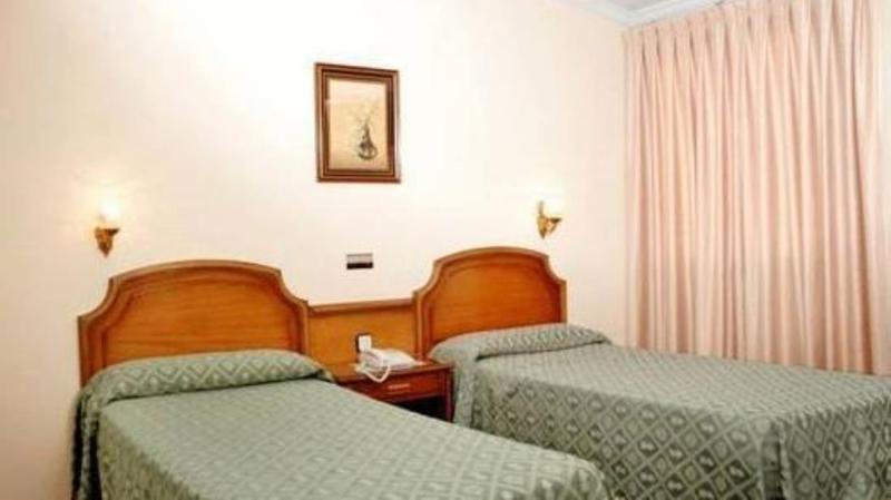 Senorial Hotel Madrid Room photo