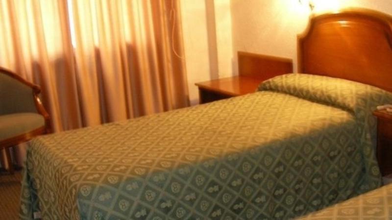 Senorial Hotel Madrid Room photo